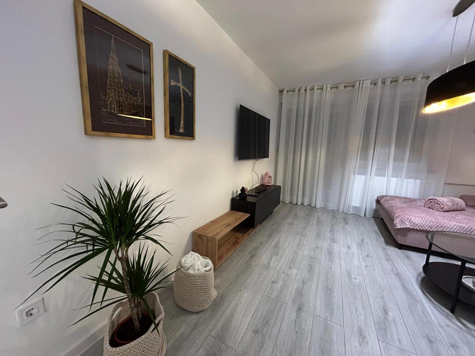 Nastasija Apartment Osijek Buitenkant foto