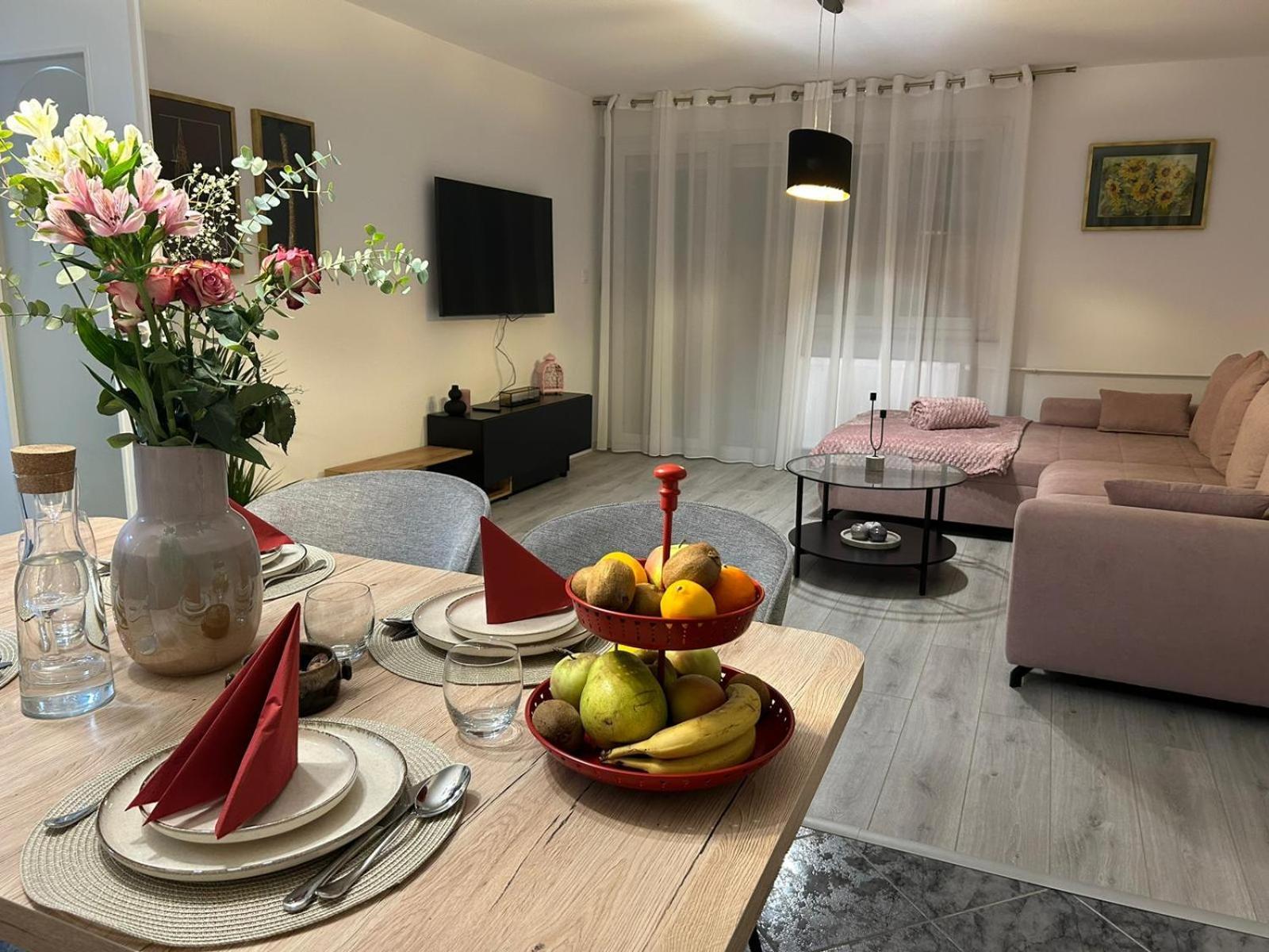 Nastasija Apartment Osijek Buitenkant foto